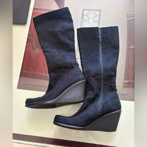 New Aerosoles Black Wedge Boots • Suede Look • Women’s 8.5